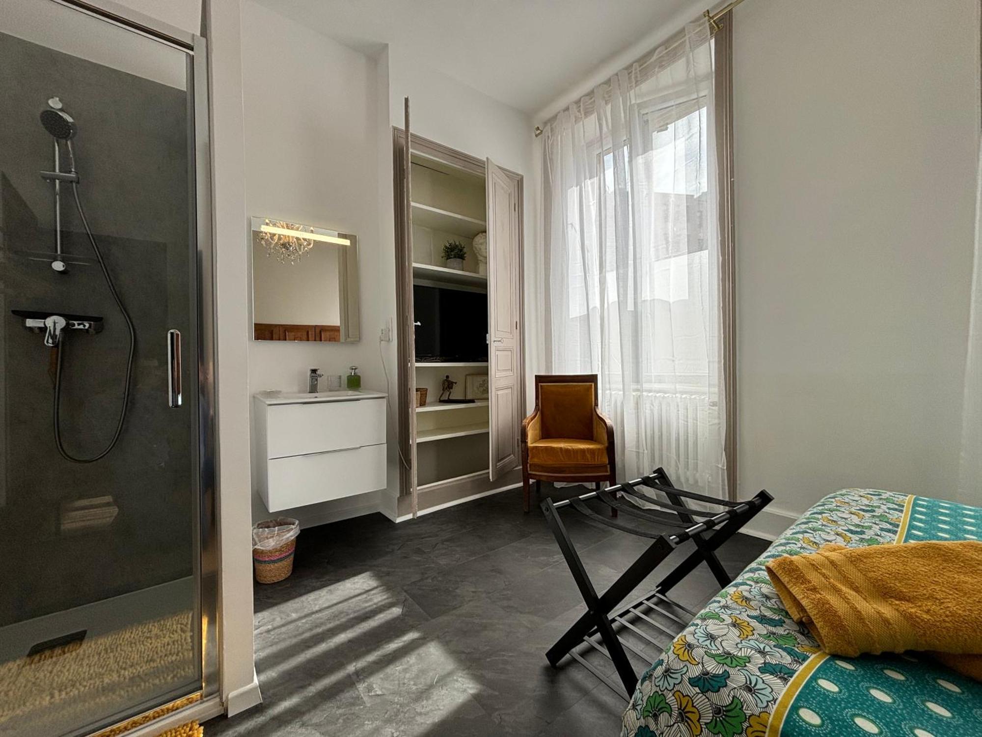 Maison A La Guitarde - Hotel Particulier Hippolyte Châteauroux Kültér fotó