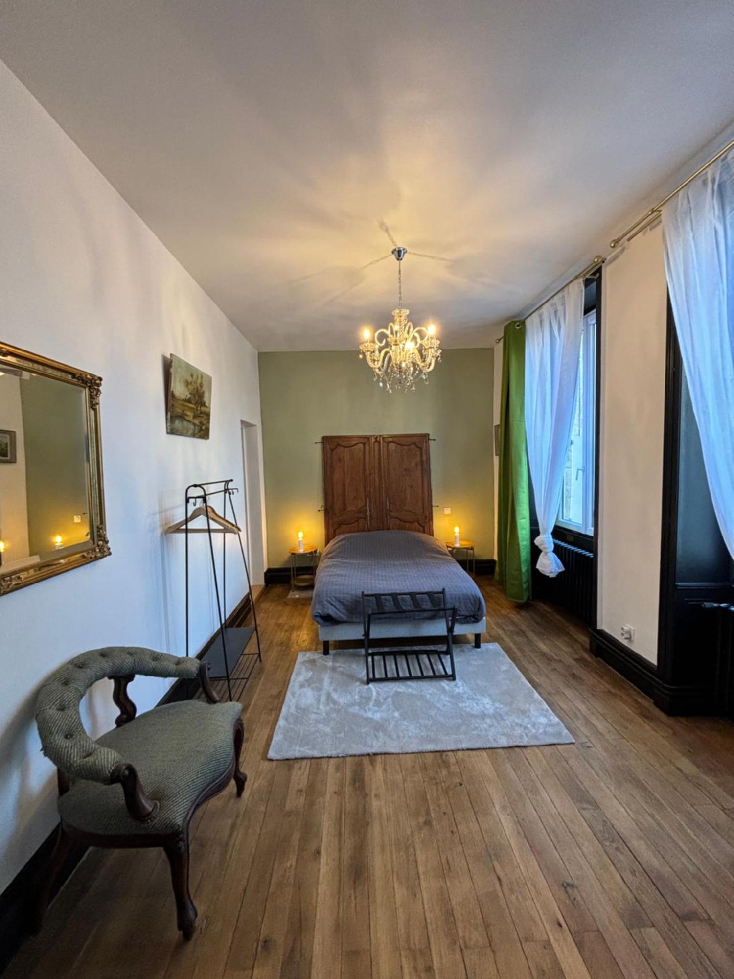 Maison A La Guitarde - Hotel Particulier Hippolyte Châteauroux Kültér fotó