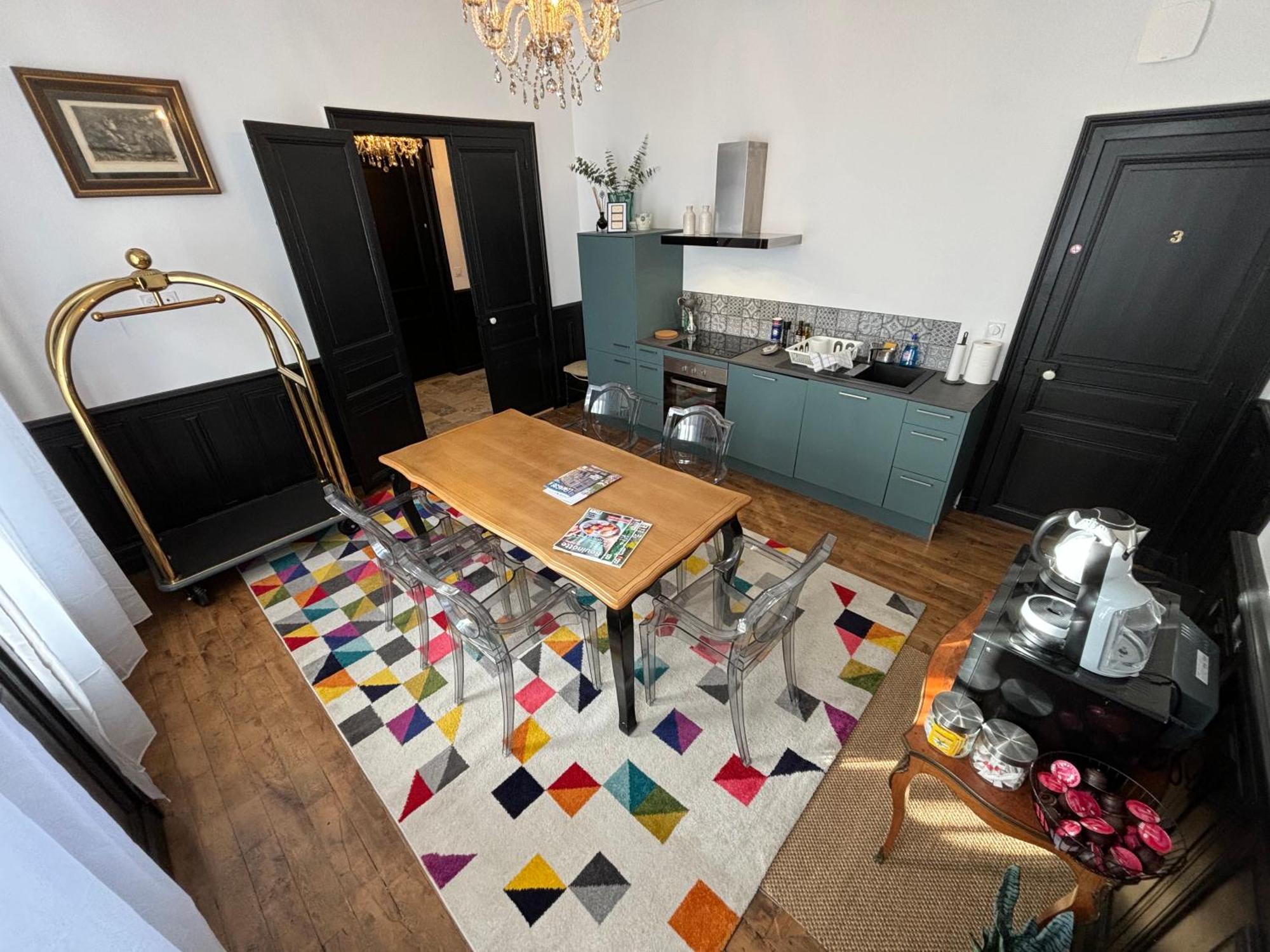 Maison A La Guitarde - Hotel Particulier Hippolyte Châteauroux Kültér fotó