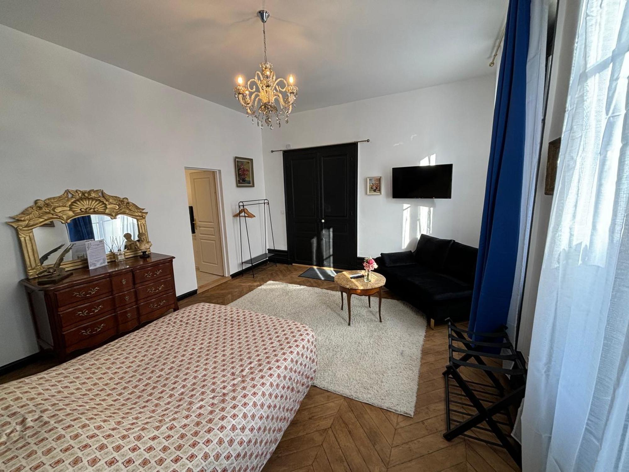 Maison A La Guitarde - Hotel Particulier Hippolyte Châteauroux Kültér fotó